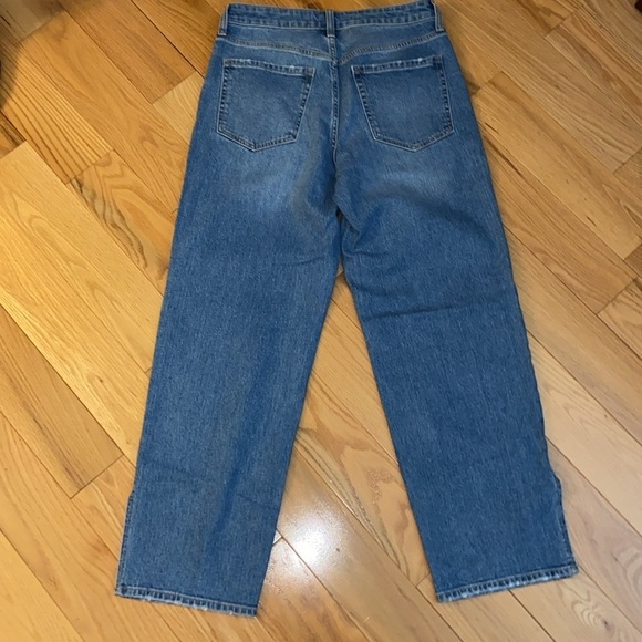 Old Navy High Rise Loose Side Slit Jean in size 8, no flaws - Picture 8 of 13